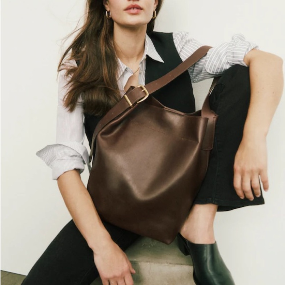Madewell Chocolate Brown Leather Crossbody Tote with Gold Hardware - Picture 6 of 9